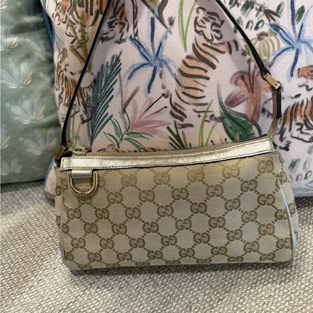 Gucci Abbey D Ring Pochette Shoulder Bag